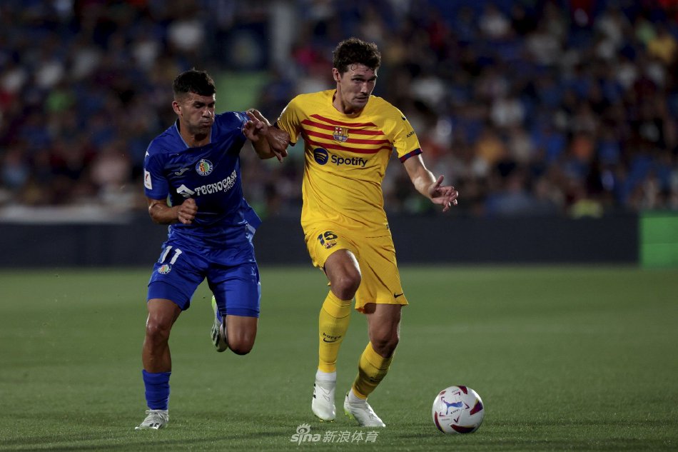 之间的差距 之间的差距