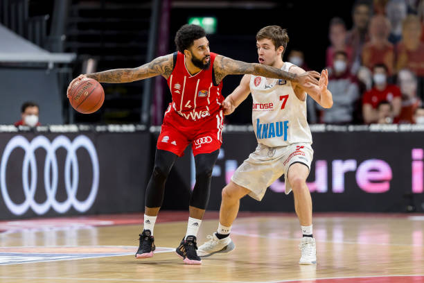 并附带买断 并附带买断