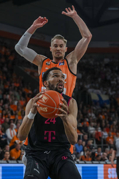 虽然几次个 虽然几次个